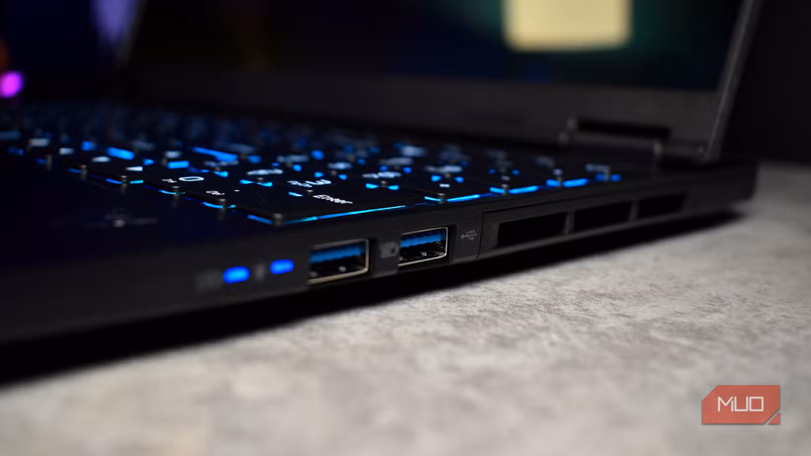 Acer Predator Helios Neo 16S AI USB پورٹ