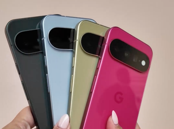 $899 Pixel 11 کا لمبا 30x زوم اور کیمرہ بار کا نیا ڈیزائن متاثر کن ہے۔ 2 4 Pixel 11 فونز