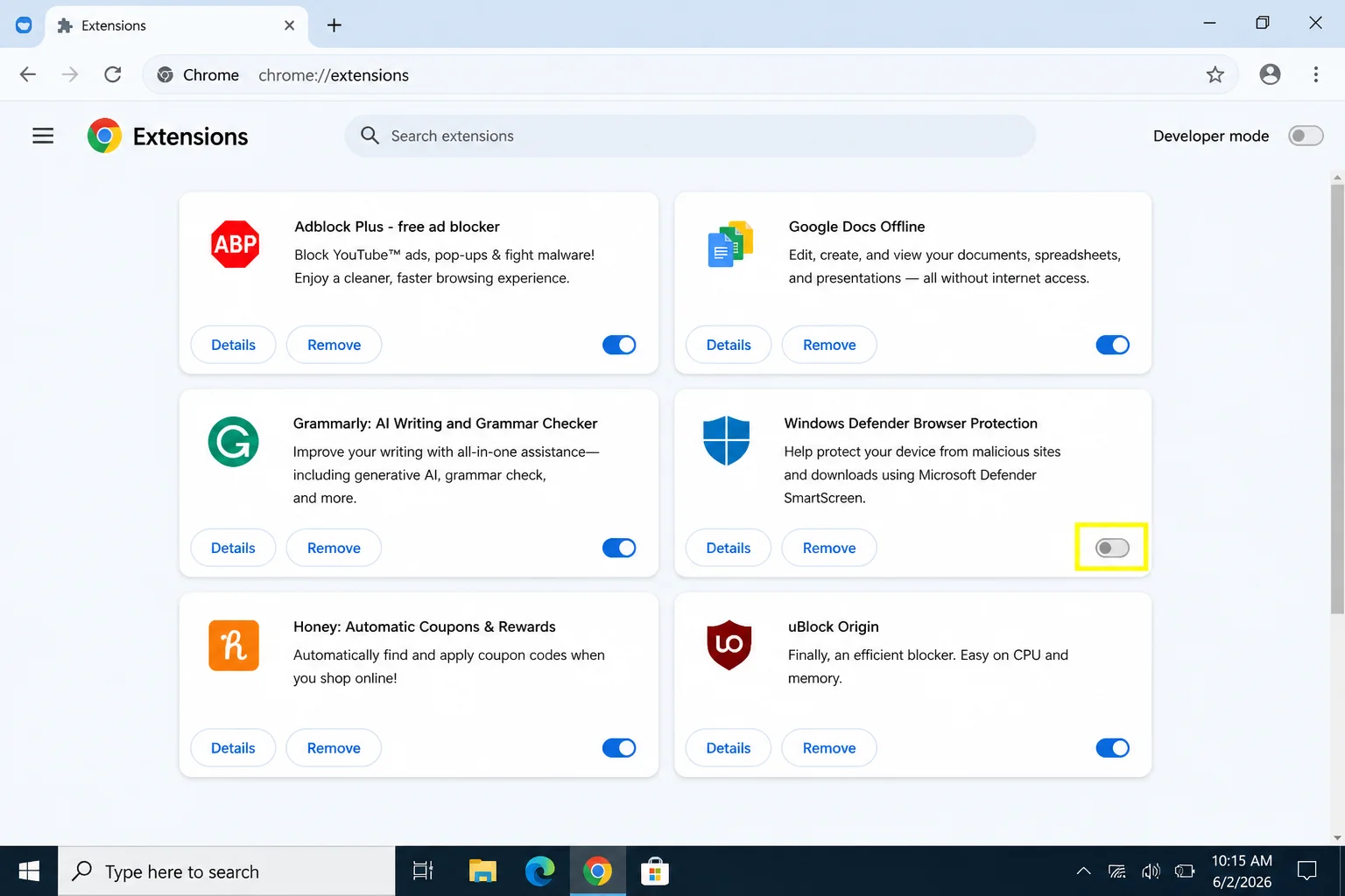 chrome://extensions پر کروم ایکسٹینشن کا صفحہ، جو تفصیلات دکھاتا ہے، وسائل سے متعلق ایڈ آنز کی تشخیص کے لیے کنٹرولز کو فعال اور ہٹاتا ہے۔