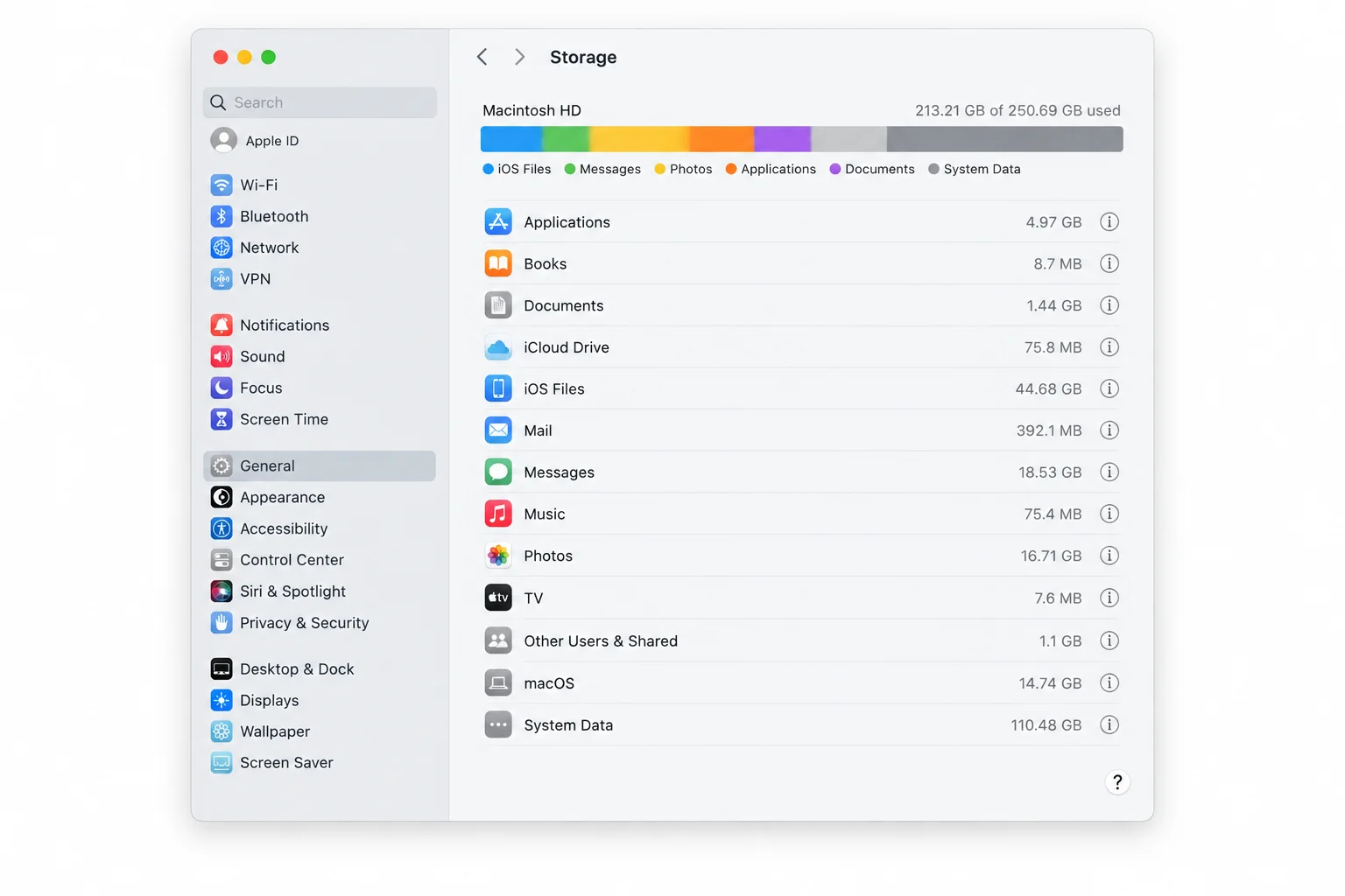 کسی بھی ڈیوائس پر گوگل شیٹس آف لائن وضع کیسے ترتیب دی جائے۔ 3 macOS سسٹم سیٹنگز جنرل سٹوریج اسکرین دستیاب ڈیوائس اسٹوریج کو دکھا رہی ہے۔